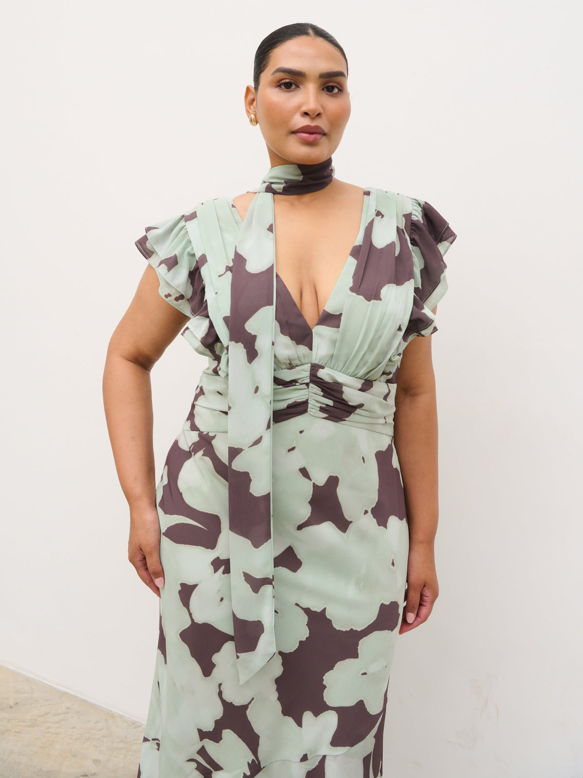 Andi V-Neck Frill Maxi Dress Curve - Mint Watercolour Floral