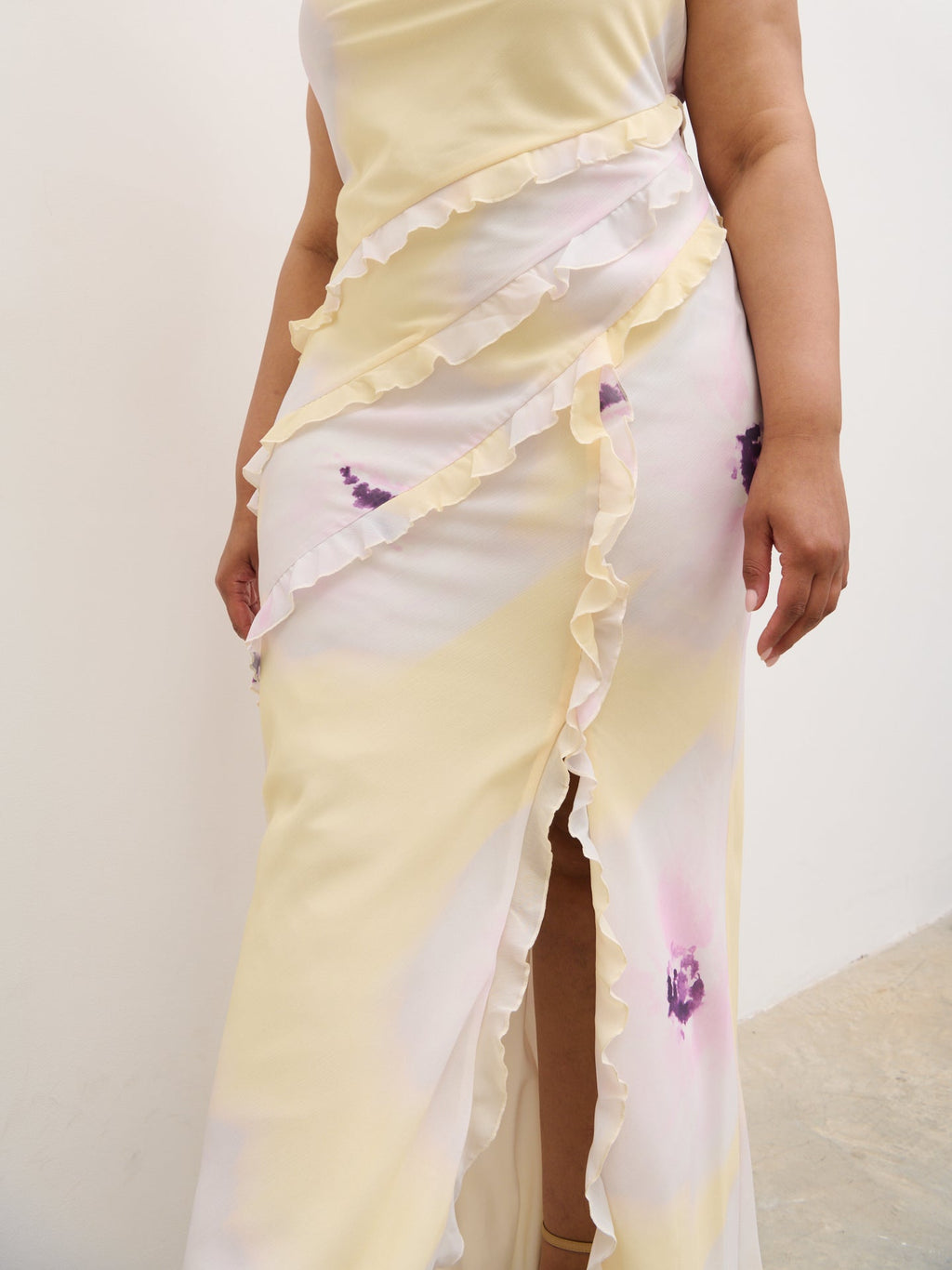 Constance Ruffle Maxi Dress Curve - Watercolour Poppy