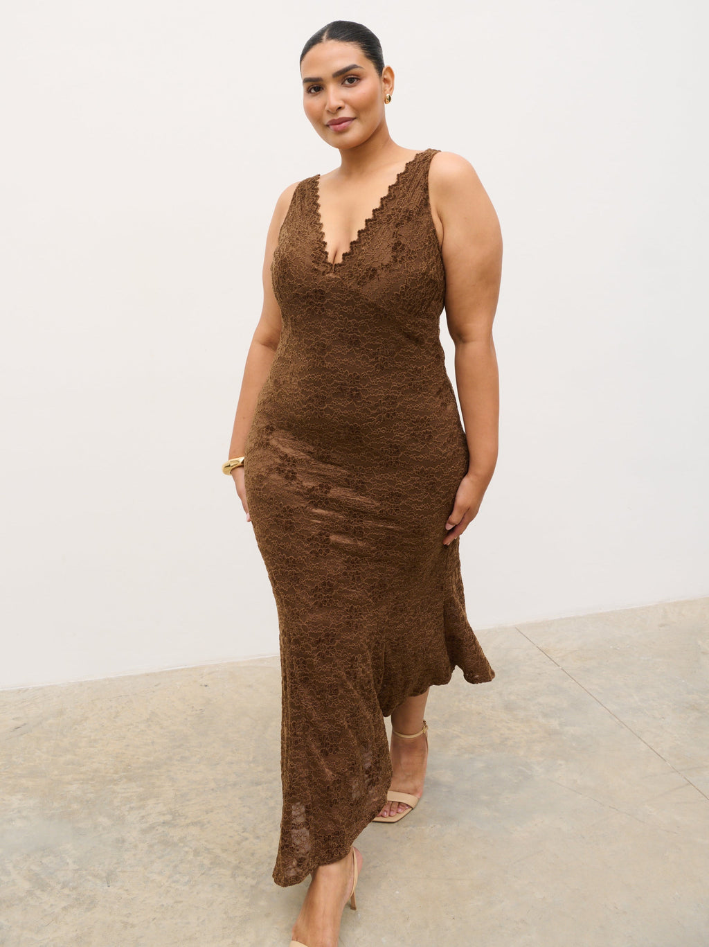 Zoey Lace Midaxi Dress Curve - Brown