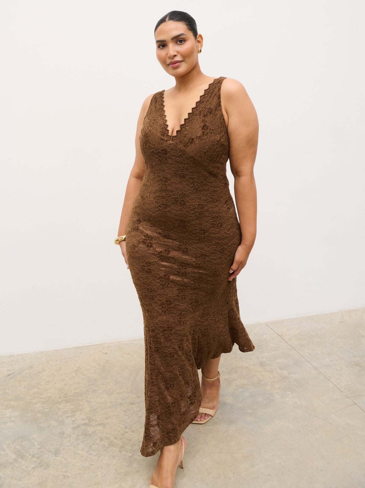 Zoey Lace Midaxi Dress Curve - Brown