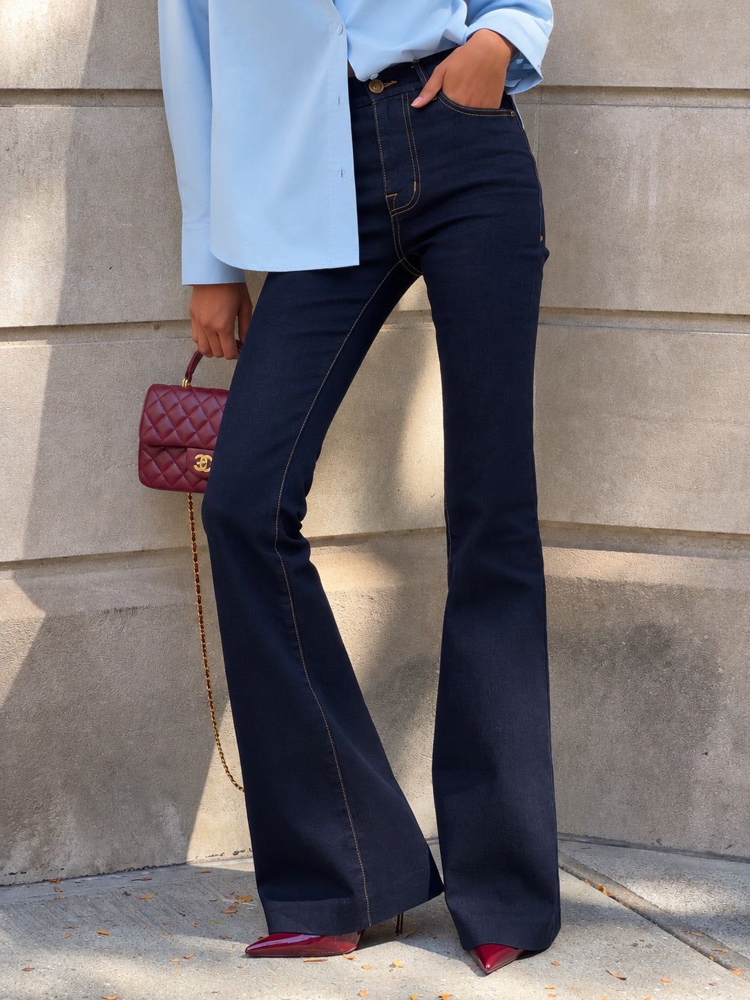 High-Rise Flared Jeans in Dark Wash
