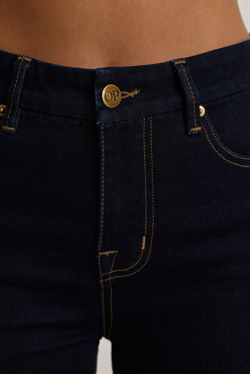High-Rise Flared Jeans in Dark Wash